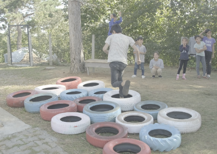 MUTLU ÇOCUKLAR, MUTLU KÖYLER